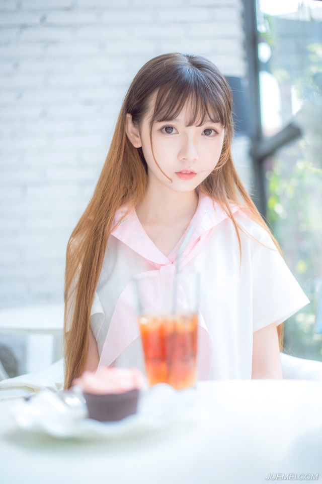 张任在府中来回踱步，咬了咬牙道：“再去打探。”